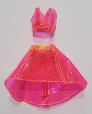 LOL Surprise OMG Fierce Neonlicious Doll Neon Pink Top & Skirt Set