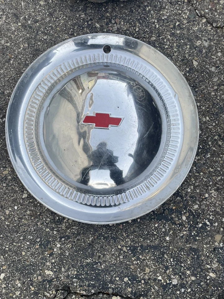 Chevrolet/Corvette 1953 juego de 4 tapacubos convertibles 15"" fabricante original 4 puertas 2 puertas raro Chevycar Foto 4 de 4