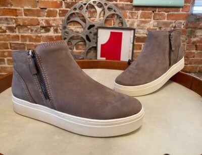 Naturalizer Grey Nubuck Leather Celeste Side Zipper Sneaker New Bootie