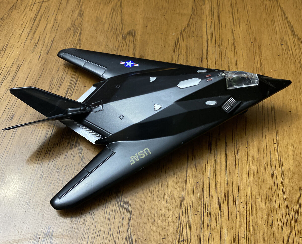 F-117 Nighthawk Stealth Plane Die Cast/Plastic Strong Pull F-117 Nighthawk Stealth Plane Die Cast/Plastic Strong Pull