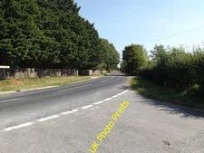 Photo 12x8 B1134 Long Row, Goose Green Goose Green/TM1187 At the junction c2016