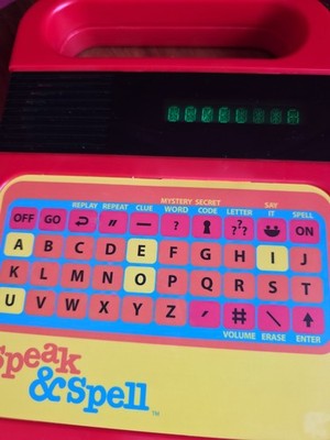 Kahootz 09624 Speak and Spell Classic Electronic Game Learning Toy Tested Works