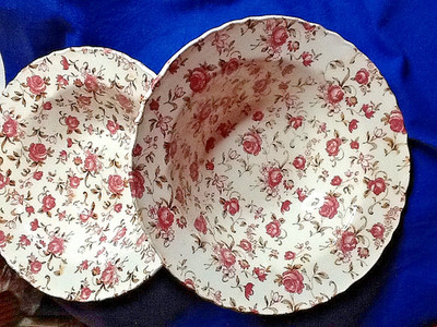 NASCO ROSE GARDEN PAIR OF SALAD BOWLS 9 X 3'' (GENTLY USED) 061424A