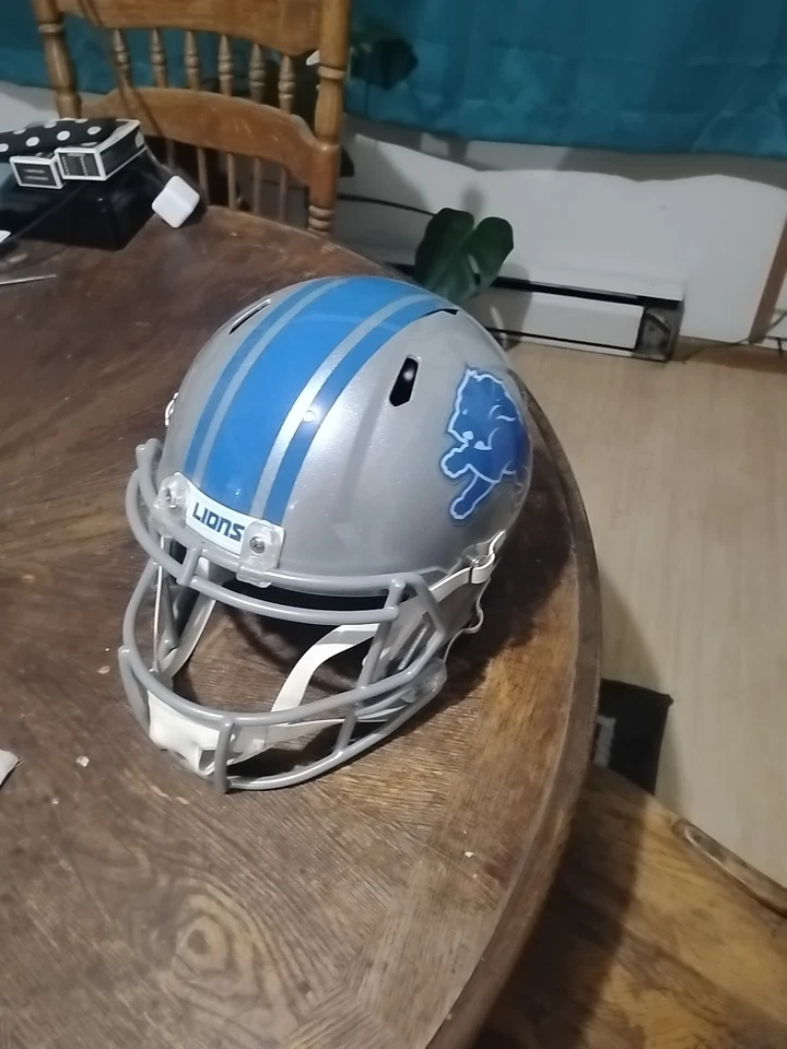 Casco Jerrod Goff tamaño completo Foto 2 de 2