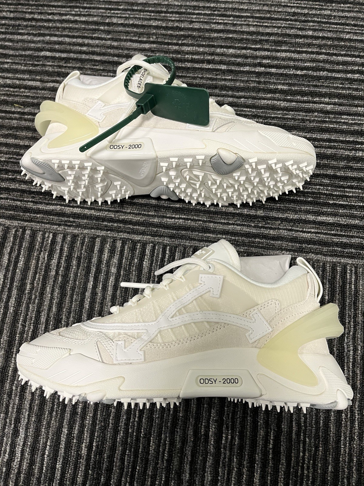 Off-White Odsy 2000 White/White UK 5