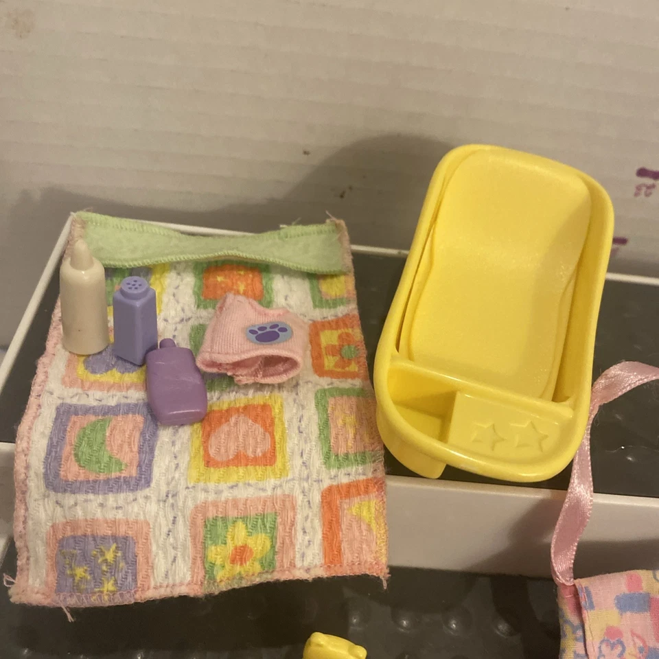 Barbie Happy Family Bolsa de Pañales para Bebé Portabebés Accesorios para Bañera Foto 2 de 4