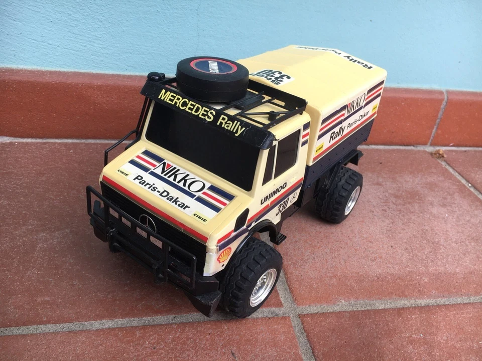 NIKKO Unimog Paris Dakar 1/16 Boxed w New electronics Vintage Raro - Immagine 4 di 4
