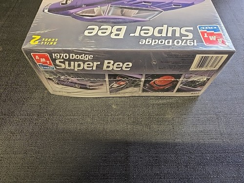 Amt/Ertl 1970 Dodge Super Bee Model Kit 1/25 Old Stock/Factory Sealed 1993 - Bild 5 von 8