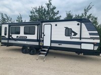 2022 Crossroads RV Zinger 292RE DUAL SLIDES KITCHEN ISLAND FIREPLACE