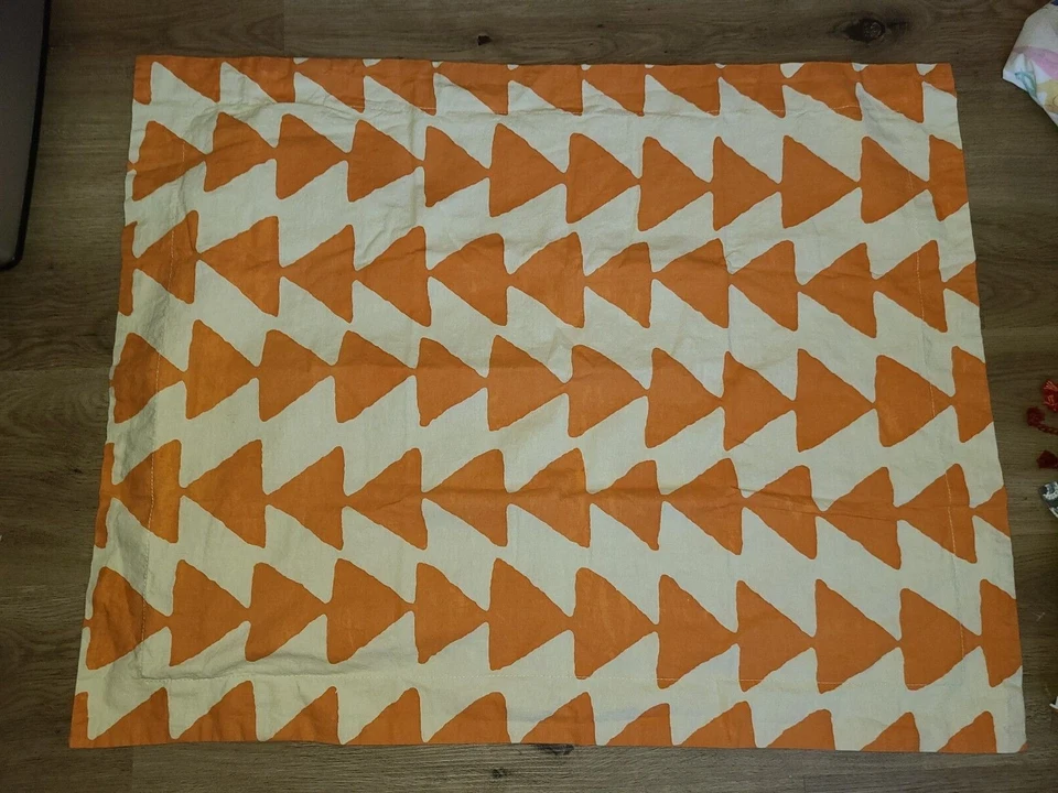 Urban Outfitters Pensamiento Mágico "Cadena Triángulo Naranja" Falsa Estándar Foto 2 de 4