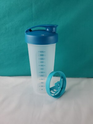 Tupperware Quick Shake Container Sheer And Aqua Blue New 20oz / 2.5 Cup ...