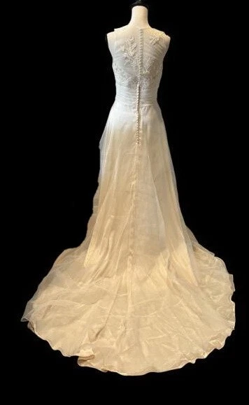 Sweetheart Bridal Ivory Embroidered Organza Wedding Gown Size 10 $699 - Image 2 of 3