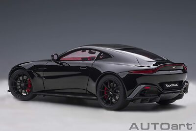 AUTOart 1/18 Aston Martin Vantage 2019 Black / Carbon Black Roof
