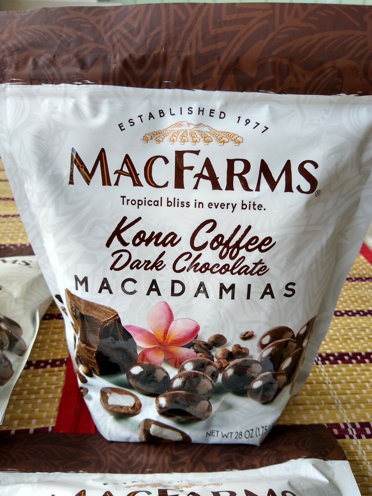 4 MacFarms Kona Coffee Dark Chocolate Hawaiian Macadamia Nuts 28 oz (1.