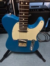 Fender MIJ Hybrid II Telecaster E-Gitarre Blau