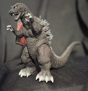 2001 Movie Monster 8 1/2" GMK Godzilla 2002 Figure WITH TAG Bandai Toy