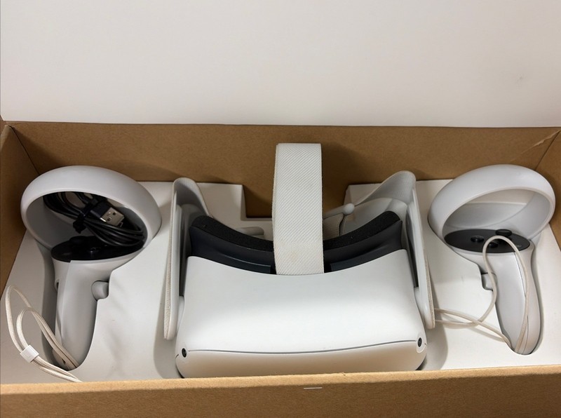 Meta Quest 2 128GB All-In-One KW49CM Headset & Controllers- BOXED- TESTED-RESET
