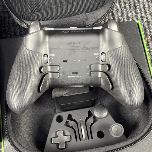Microsoft Xbox One Elite Series 2 Controller 1797 W/ Case - Picture 6 of 6