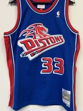 Mitchell & Ness Grant Hill Detroit Pistons Hardwood Classics Swingman Jersey - L