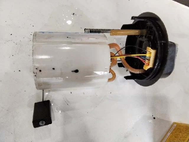 Peugeot 2008 e-HDi Feline L bomba de combustible 9804068280 Foto 4 de 4