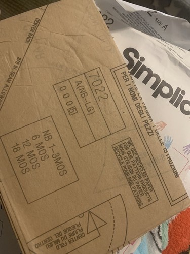 Simplicity Pattern 7022 UNCUT Babies Romper with Short Sleeves or Sleeveless - Picture 4 of 4