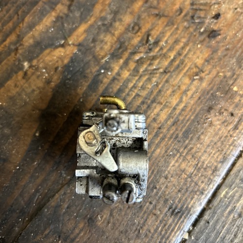 McCulloch Mac Cat 330 Petrol Chainsaw. Carburettor - Picture 3 of 6
