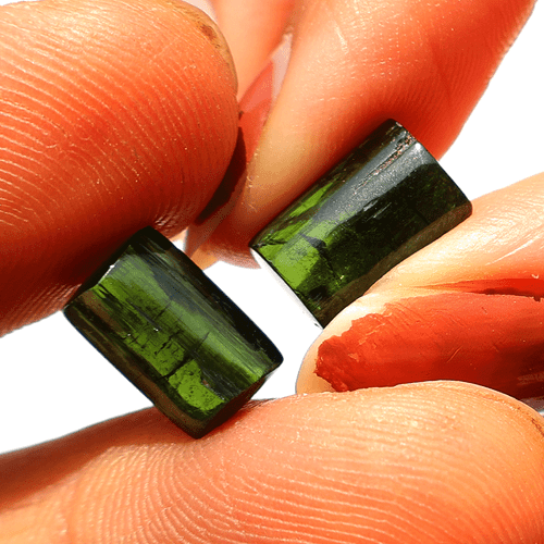 2 Pezzi Tormalina Verde Naturale Alta Qualità 10,5-10,9mm Pan di Zucchero Cabochon Gemme - Foto 3 di 9