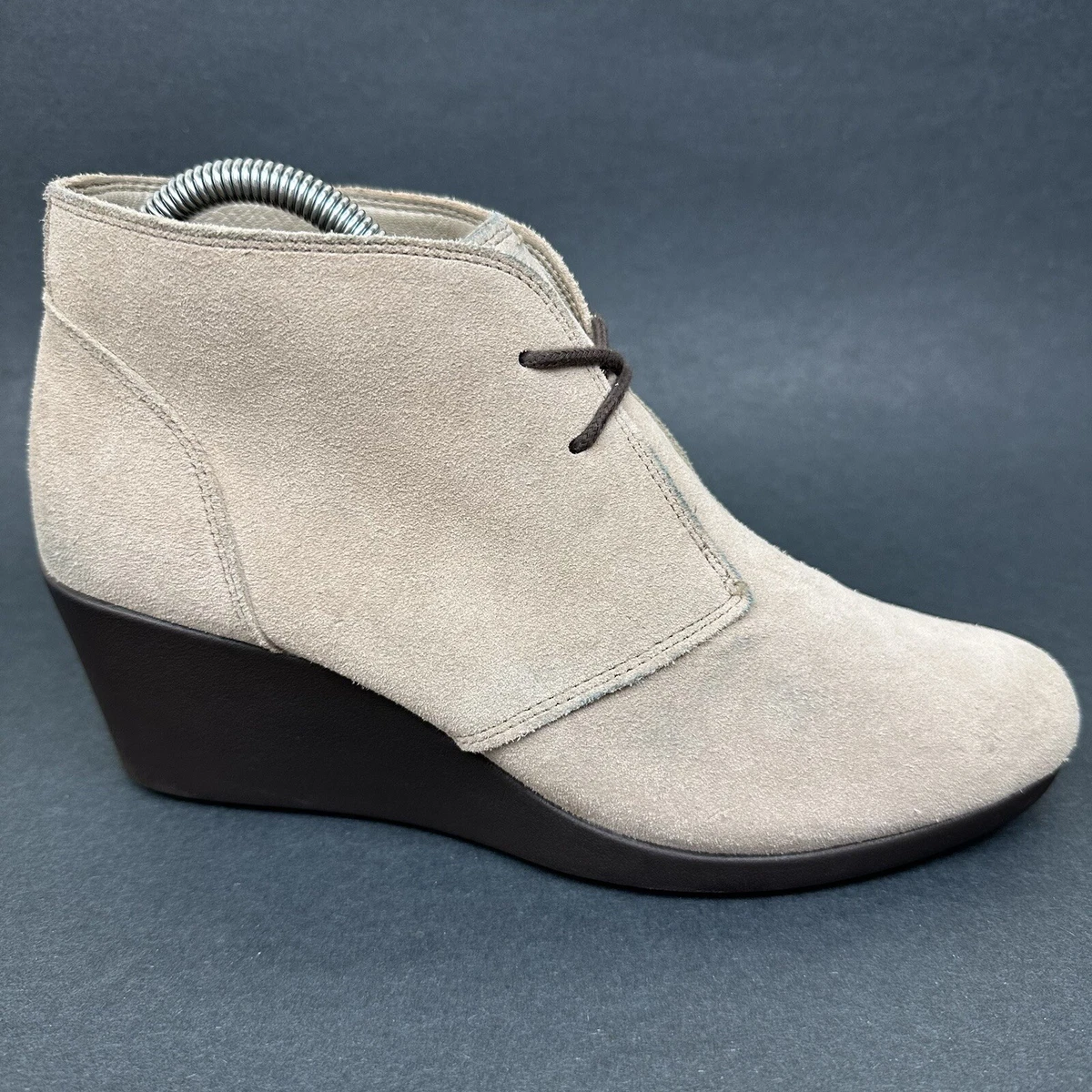 Crocs leigh 2024 suede wedge shootie
