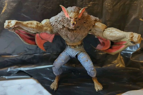 mcfarlane DC UNIVERSE Man-Bat 9" tall loose BIG FIG. BATMAN ANIMATED SERIES - Picture 8 of 14