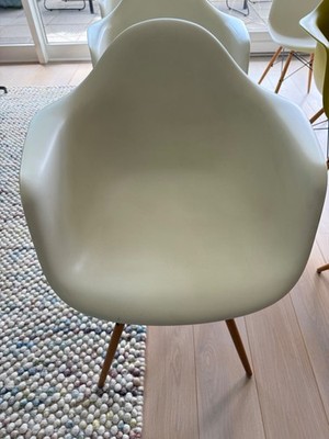 Original Vitra Eames Plastic Armchair RE DAW (mit Armlehne) - Weiss