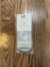 Alo Yoga Unisex Half Crew Throwback socks 1 pair Size Medium