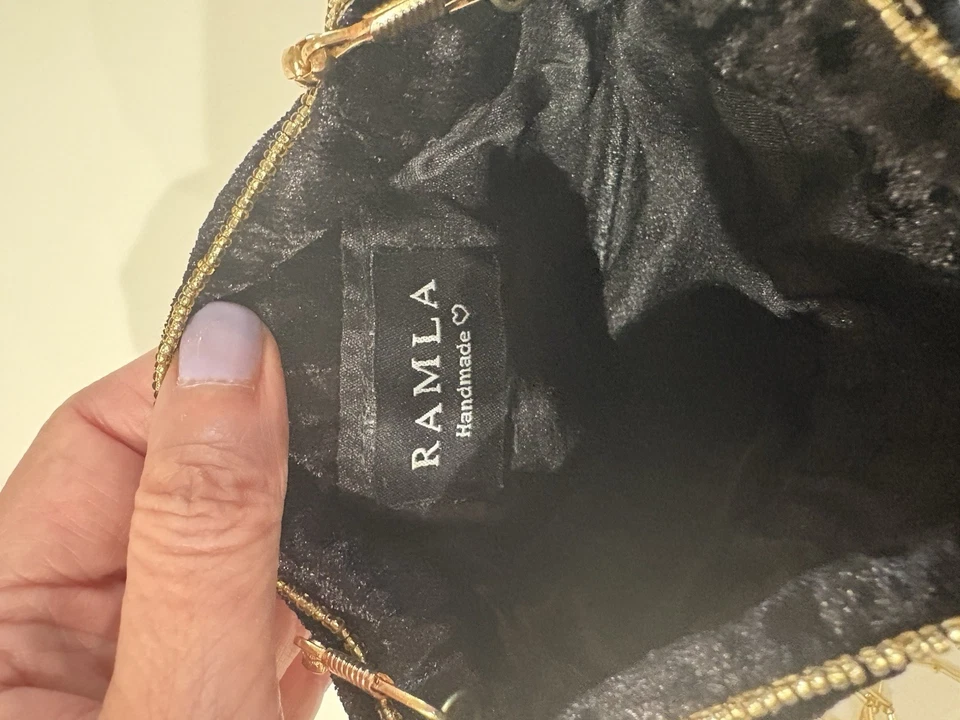 Bolso Ramla Mumbai negro bordado Foto 4 de 4