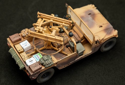 1/35 American Stinger SAM on Hummer chassis Zvezda 3576 Plastic Model kit - Picture 12 of 16