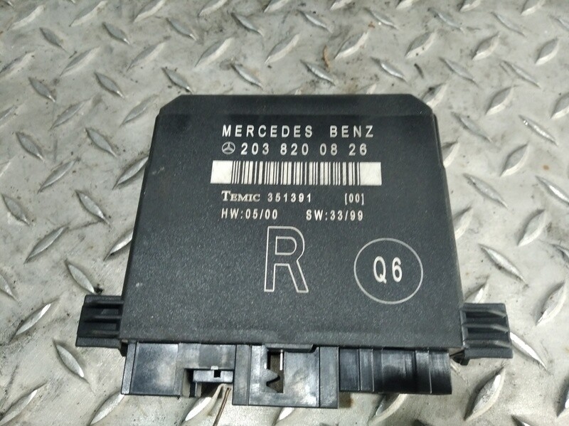 Foto 1 di 10