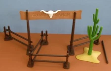 Playmobil 3768 Cowboy SILVER RANCH WESTERN TOWN-FRONT GATE/SKULL/FENCE PLAYSET