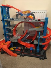 hot wheels city ultimate garage with shark attack