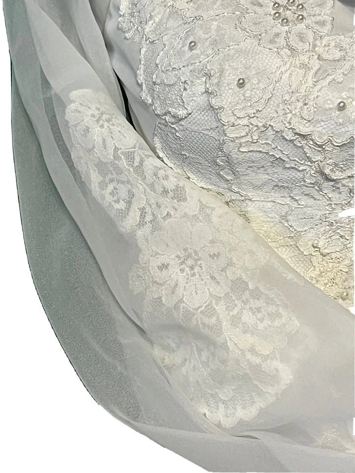 Vestido de novia vintage años 70 manga obispo escote corazón de Alfred Angelo Foto 3 de 4