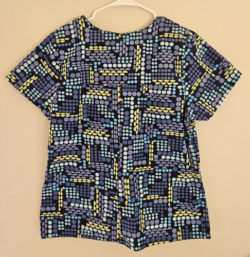 Scrubstar Scrub Top Womens Size Medium Black PolkaDot V-neck Healthcare Uniform - Picture 2 of 15