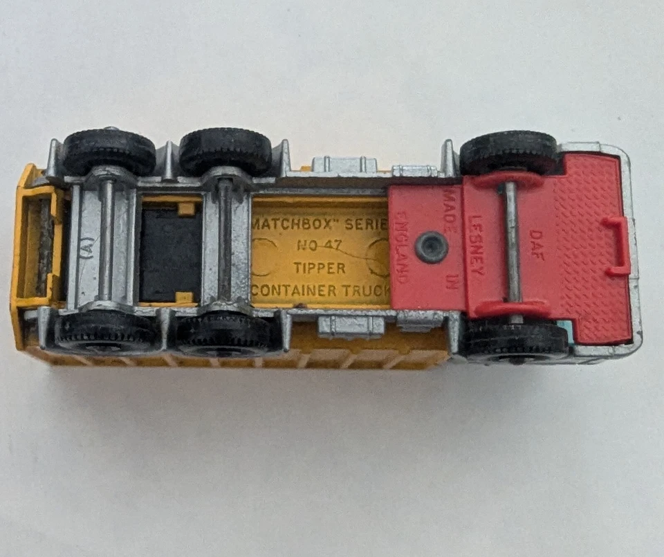 VINTAGE 1968 MATCHBOX LESNEY No.47 C DAF TIPPER CONTAINER TRUCK - Image 3 of 4