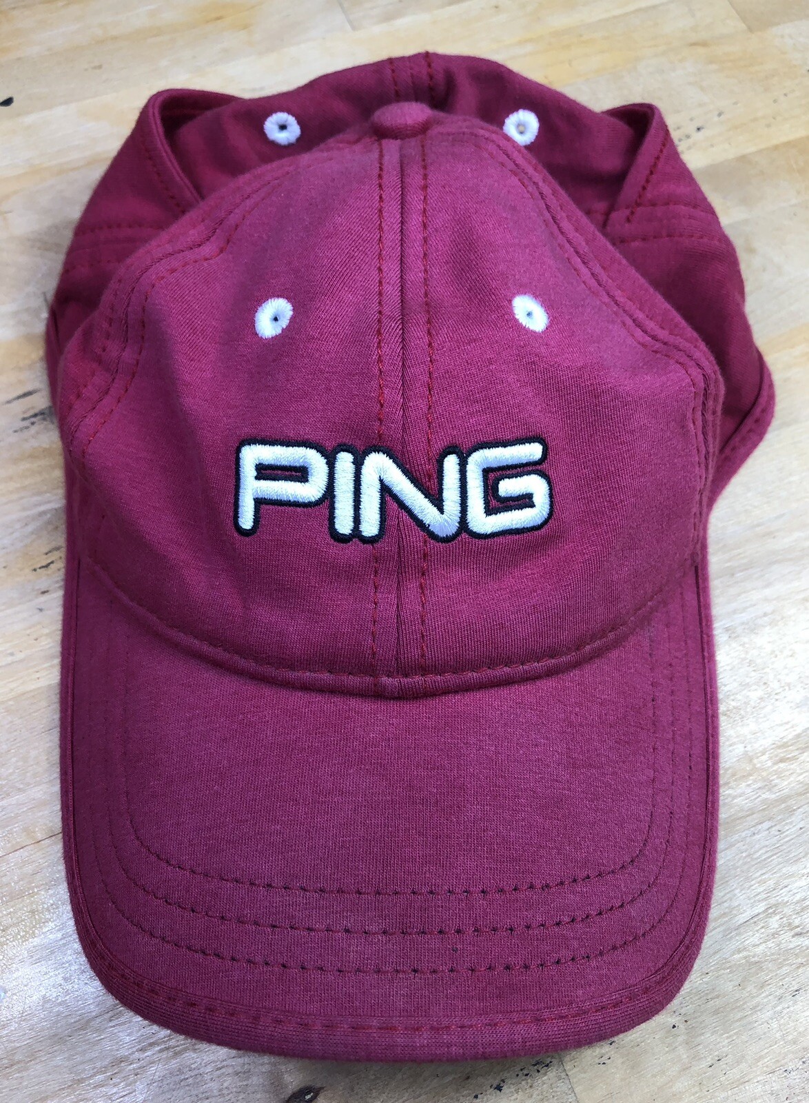 Cappello da baseball Ping Golf donna con foro coda di pony elasticizzato vestibilità flessibile rosa rosso