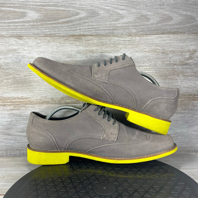 Cole Haan Men display picture 2