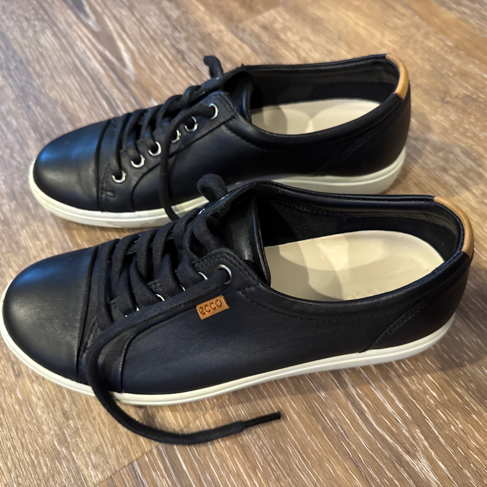 Ecco Women's Soft 7 City Sneaker Size 7 Black leather