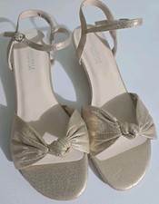 Benjamin Walk Touch Ups Rose Champagne Shimmer Strappy Dress Sandals Size 7M
