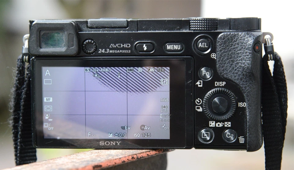SONY α 6000 Alpha 6000 DIGITALKAMERA 24,3MP schwarz,nur Body,Top Zustand APS-C - Bild 3 von 4