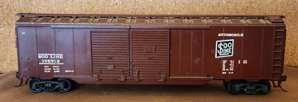 SOO Line RR 50' DD boxcar 175712 Sprung Trucks Kadee Athearn Blue Box Built HO - Image 2 of 4