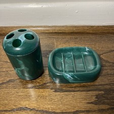Vtg Plastic Bathroom Soap Dish/Toothbrush Holder Set Marble Evergreen Unbranded