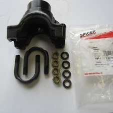GM 8.5 10 Bolt 1350 Forged Yoke W / Spicer U Bolt Kit, Black Oxide Coated 30 SPL