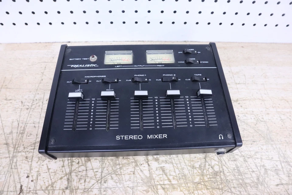 Used Realistic 32-1100A Stereo Mixer Sound Analog Portable Vintage No Power Cord - Image 4 of 4