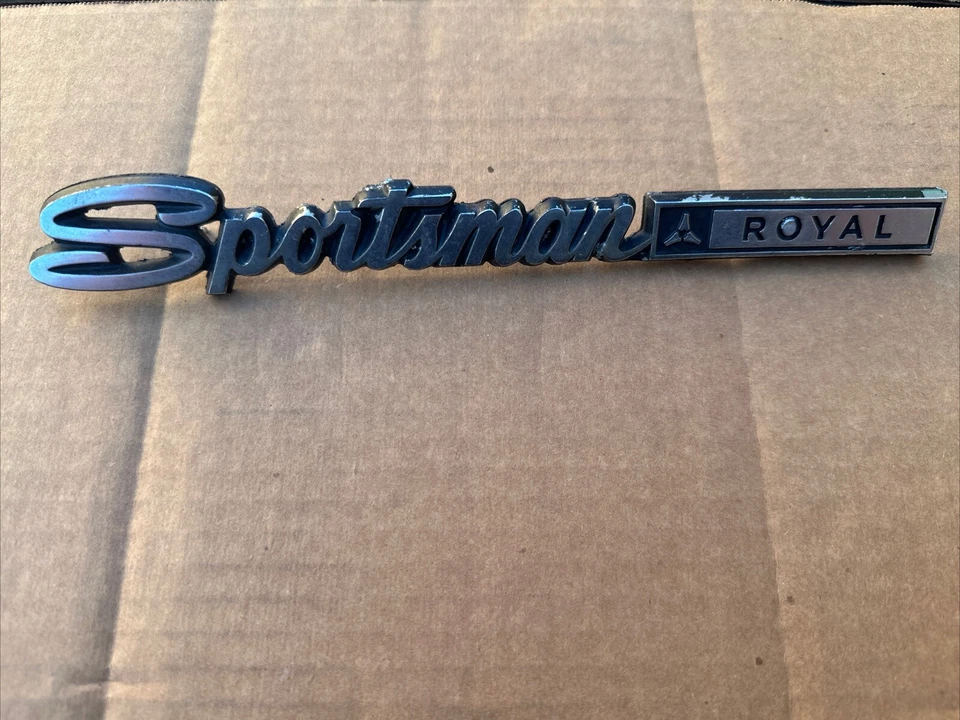1970-1979 Plymouth Dodge Van Sportsman Royal Nameplate Emblem 2956462 OEM Foto 3 de 4