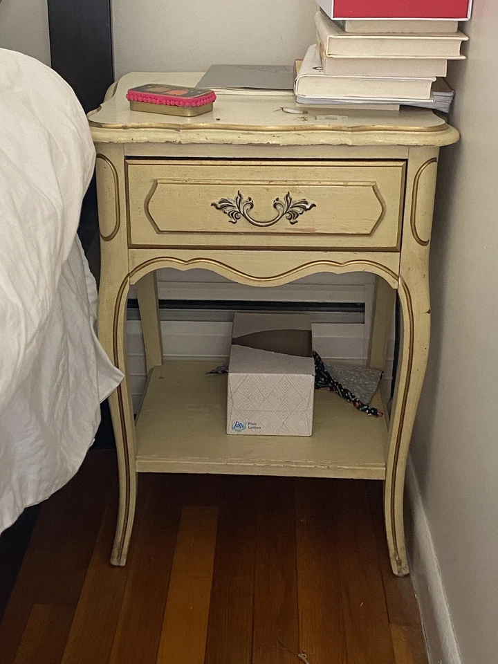 Juego de dormitorio provincial francés vintage Foto 4 de 4